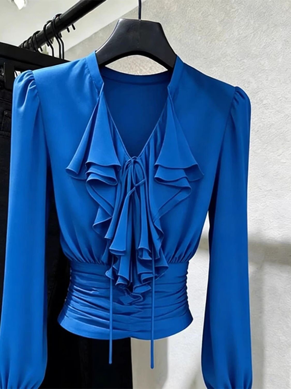 Royal Blue Ruffle V-Neck Ruche - Women Formal Blouses For Evening Wear recension och pris