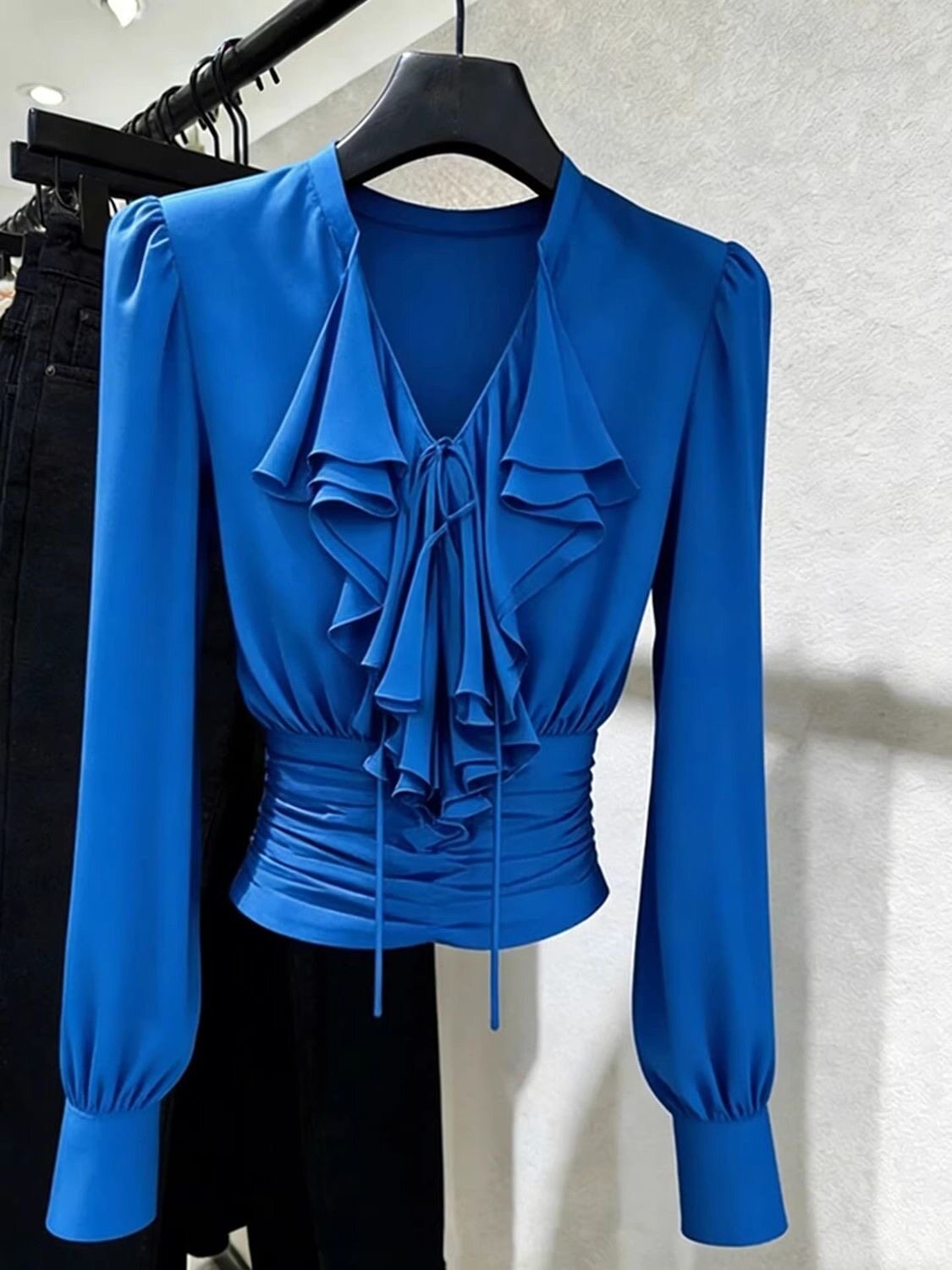 Royal Blue Ruffle V-Neck Ruche - Women Formal Blouses For Evening Wear recension och pris