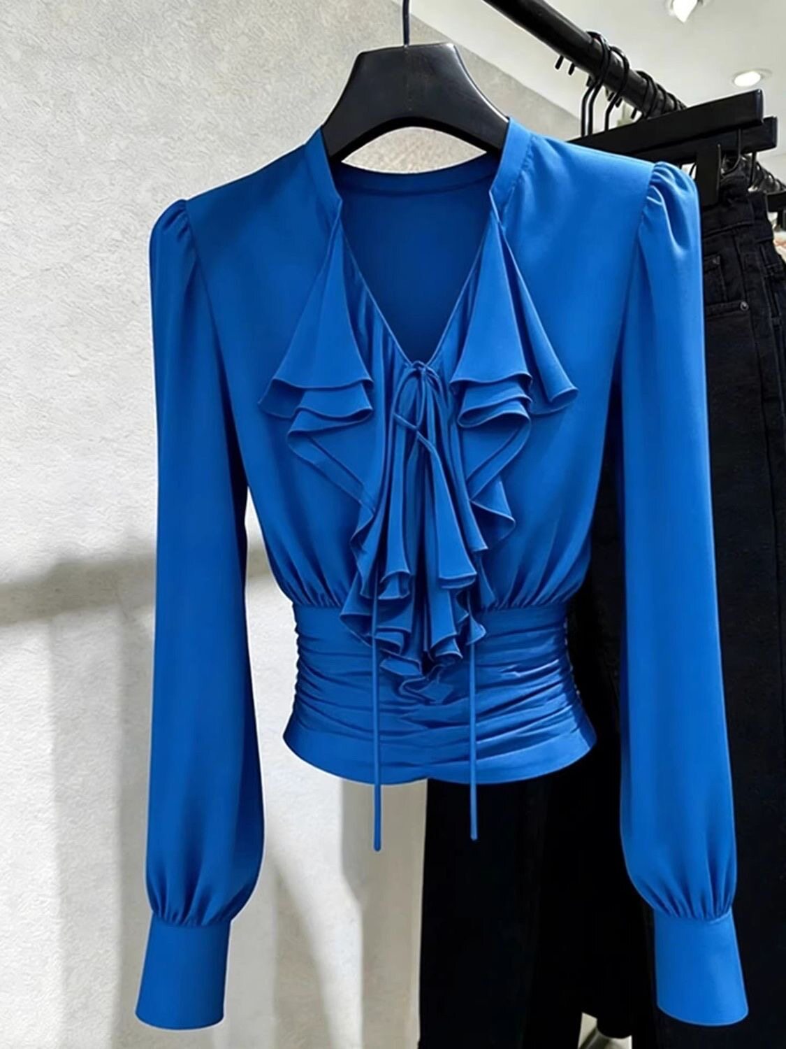 Royal Blue Ruffle V-Neck Ruche - Women Formal Blouses For Evening Wear recension och pris