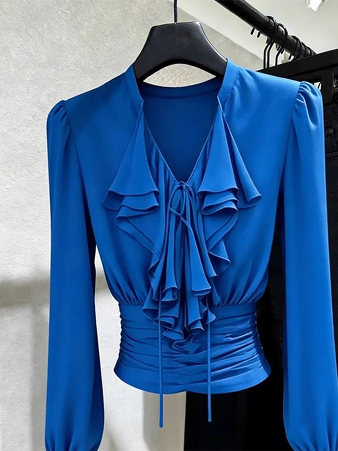 Royal Blue Ruffle V-Neck Ruche - Women Formal Blouses For Evening Wear recension och pris